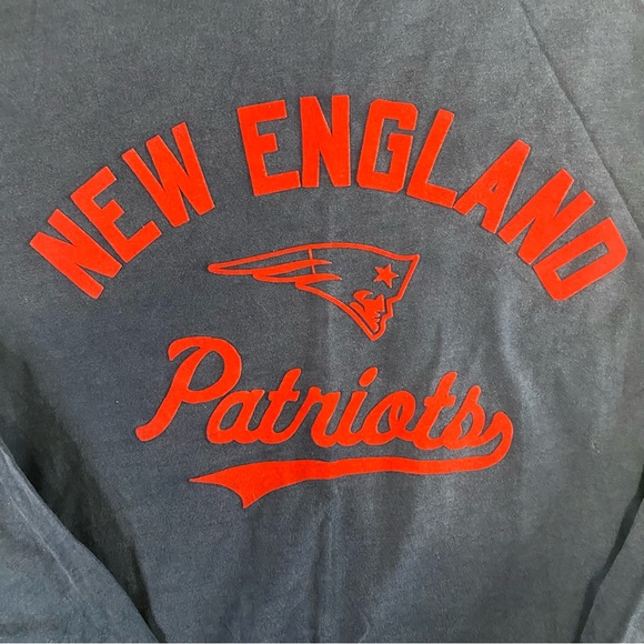 NFL Team Apparel Nike New England Patriots Long Sleeve Pullover Felt Graphic XL - Picture 2 of 7